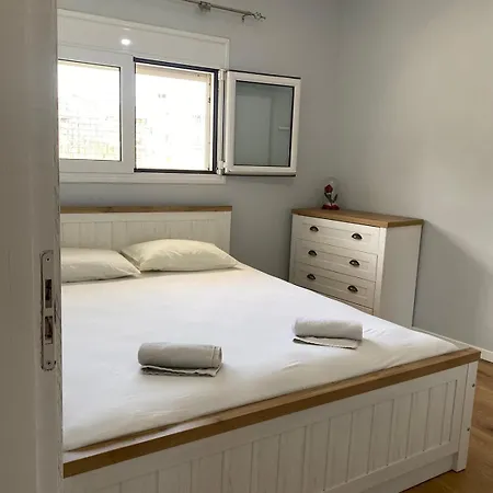 μοντέρνο άνετο με ξύλινες λεπτομέρειες! Apartment