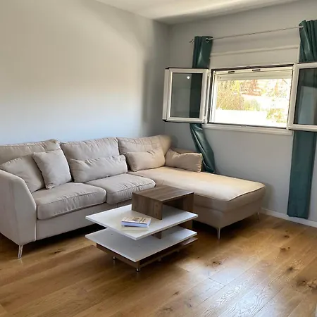 Apartment μοντέρνο άνετο με ξύλινες λεπτομέρειες! *
