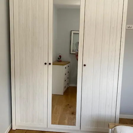 μοντέρνο άνετο με ξύλινες λεπτομέρειες!